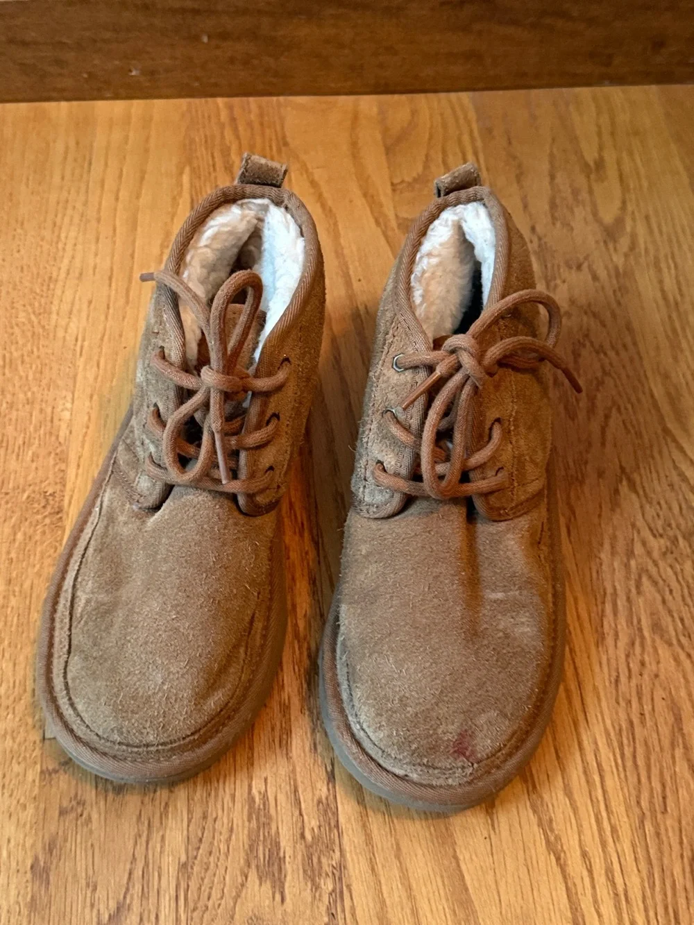 UGG guc light